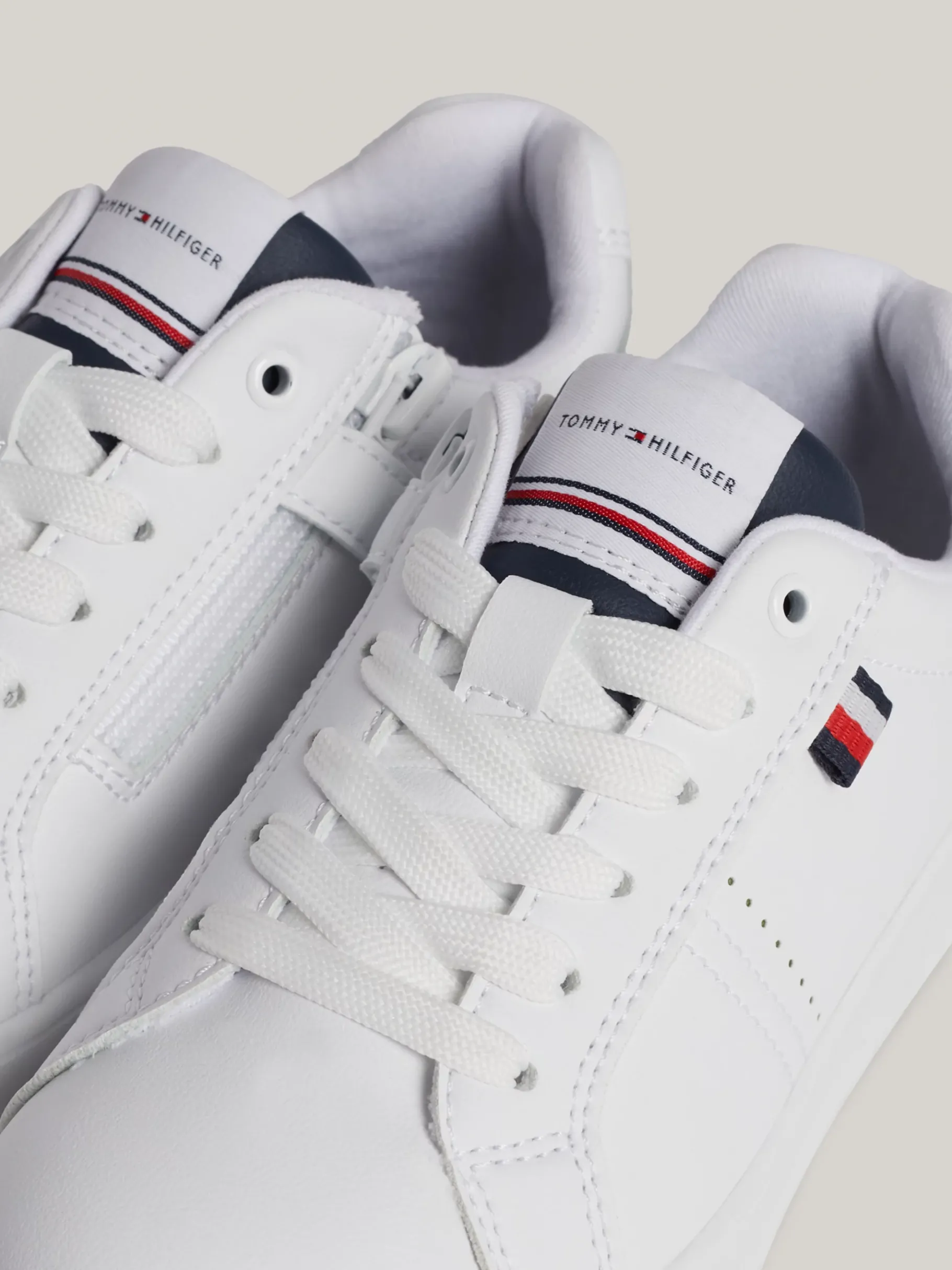 Tommy Hilfiger Chunky Sneaker mit Logo WHITE / BLUE Flash Sale