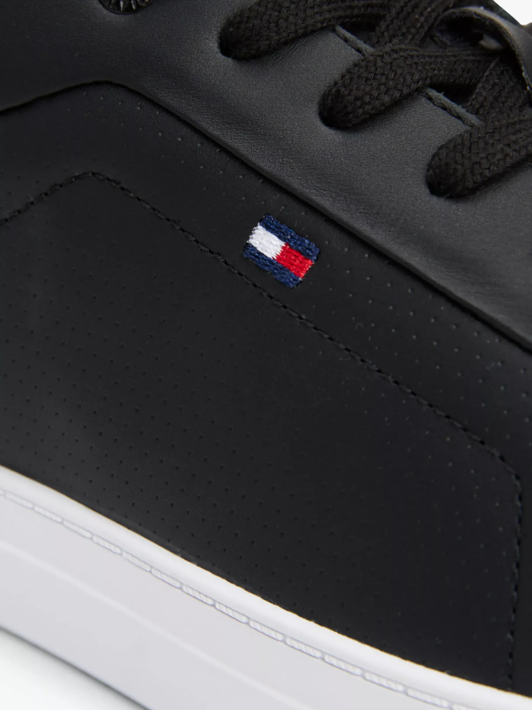 Tommy Hilfiger Court-Sneaker aus Leder BLACK New