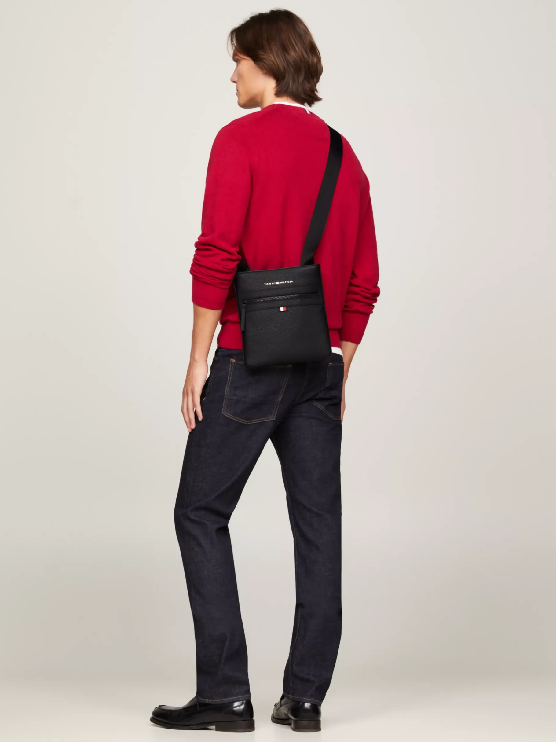 Tommy Hilfiger Essential Crossbody-Tasche BLACK Cheap