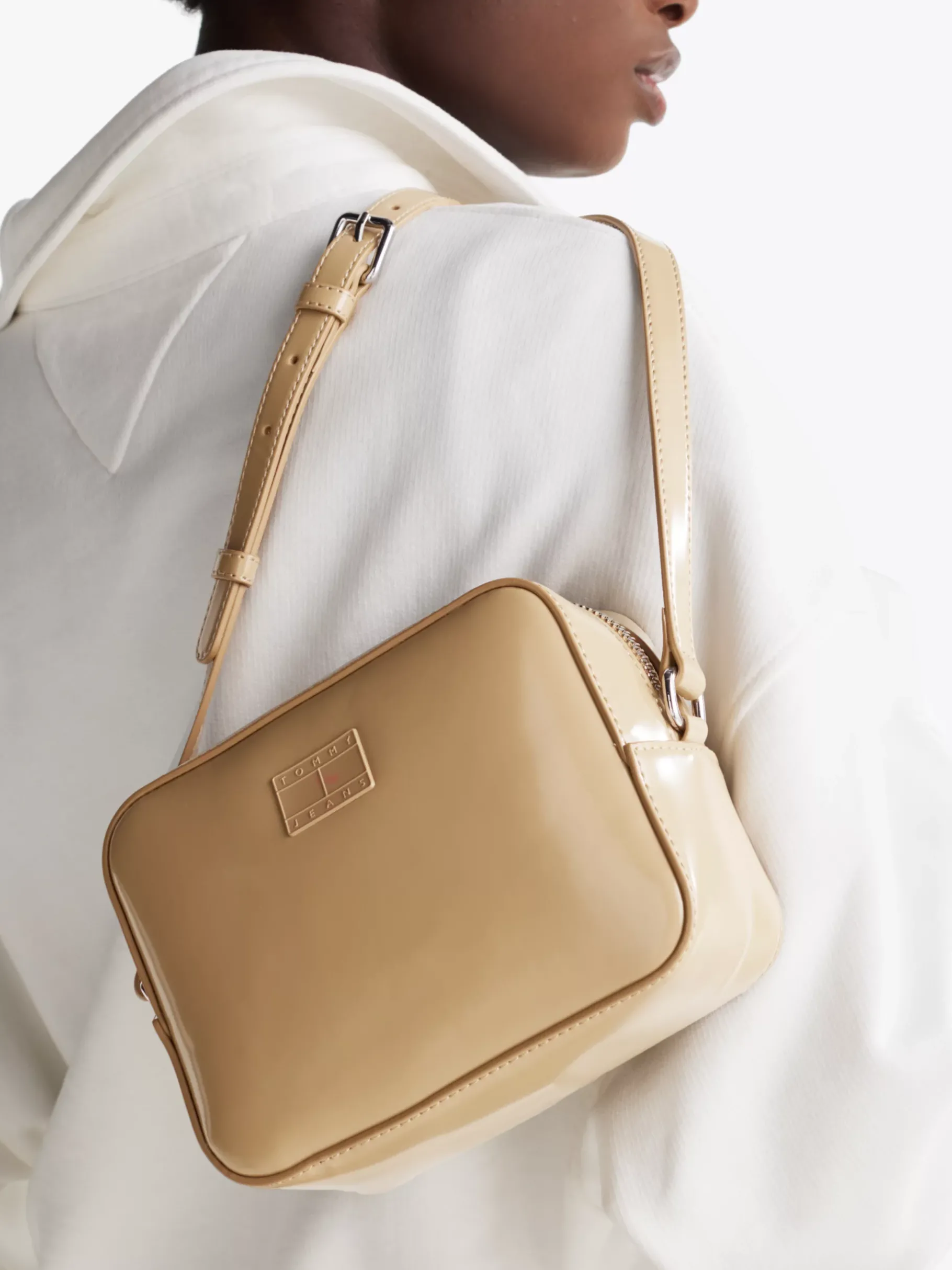 Tommy Hilfiger Essential Kameratasche in Boxy Shape NATURAL KHAKI Hot
