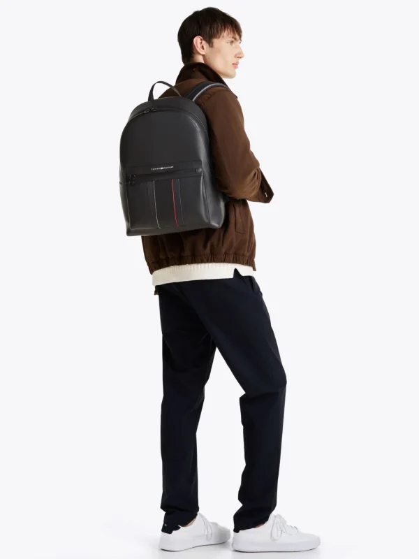 Tommy Hilfiger Kuppelförmiger Rucksack mit Metall-Logo BLACK Discount