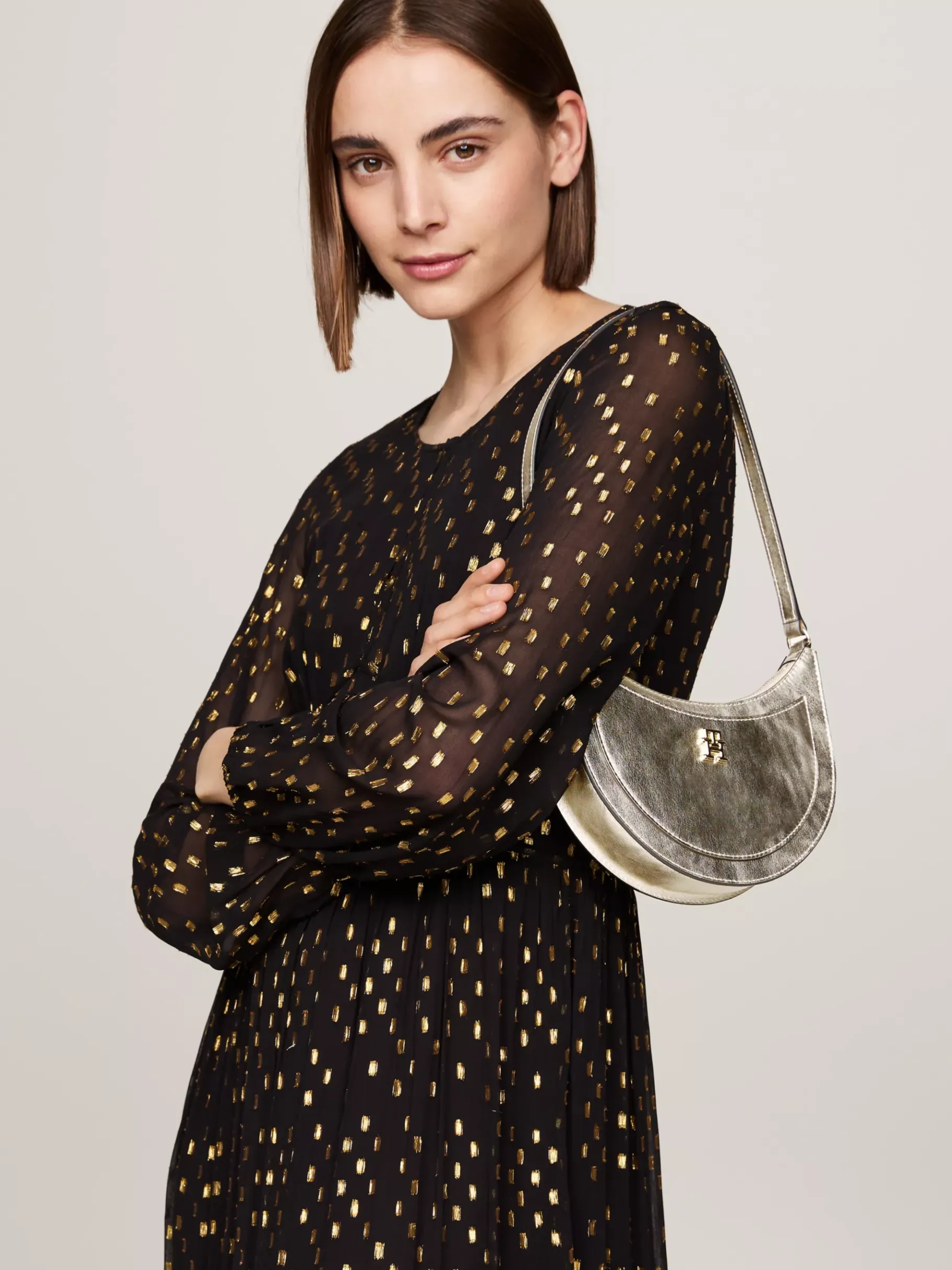 Tommy Hilfiger Leder-Schultertasche mit Metallic-Finish GOLD ALLOVER 01 Shop