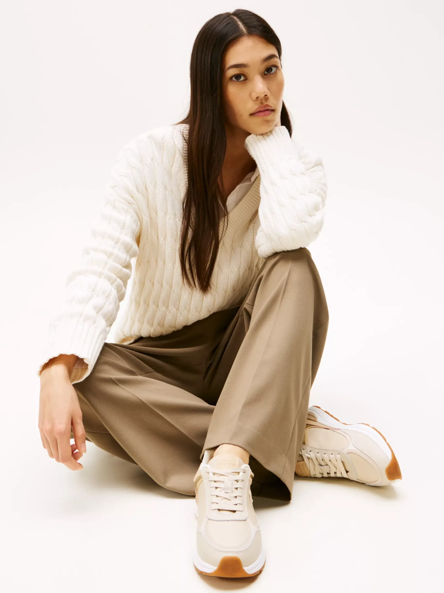 Tommy Hilfiger Leder-Sneaker mit Strukturmix CLASSIC BEIGE/CLAYED PEBBLE Fashion