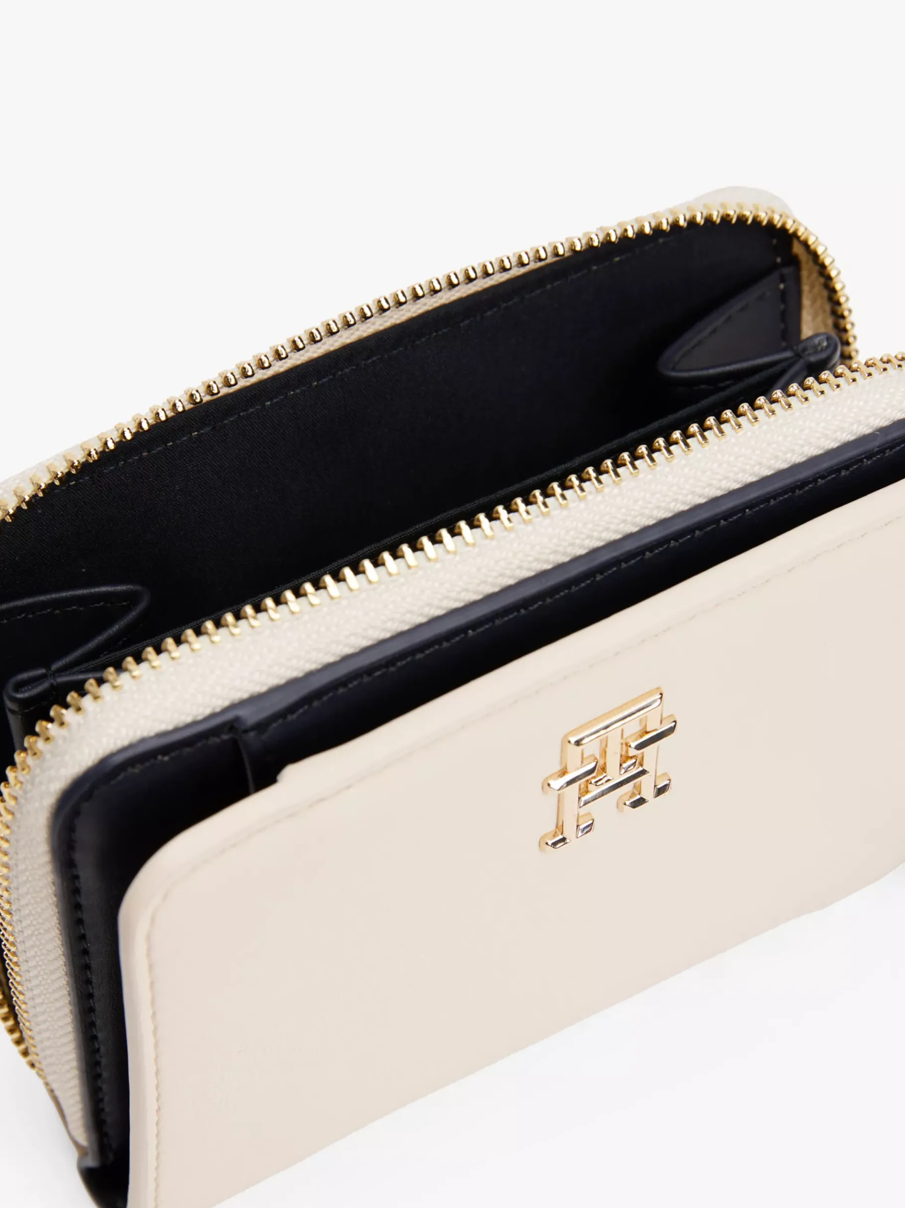 Tommy Hilfiger Reißverschluss-Geldbörse mit TH-Monogramm SUGARCANE Flash Sale