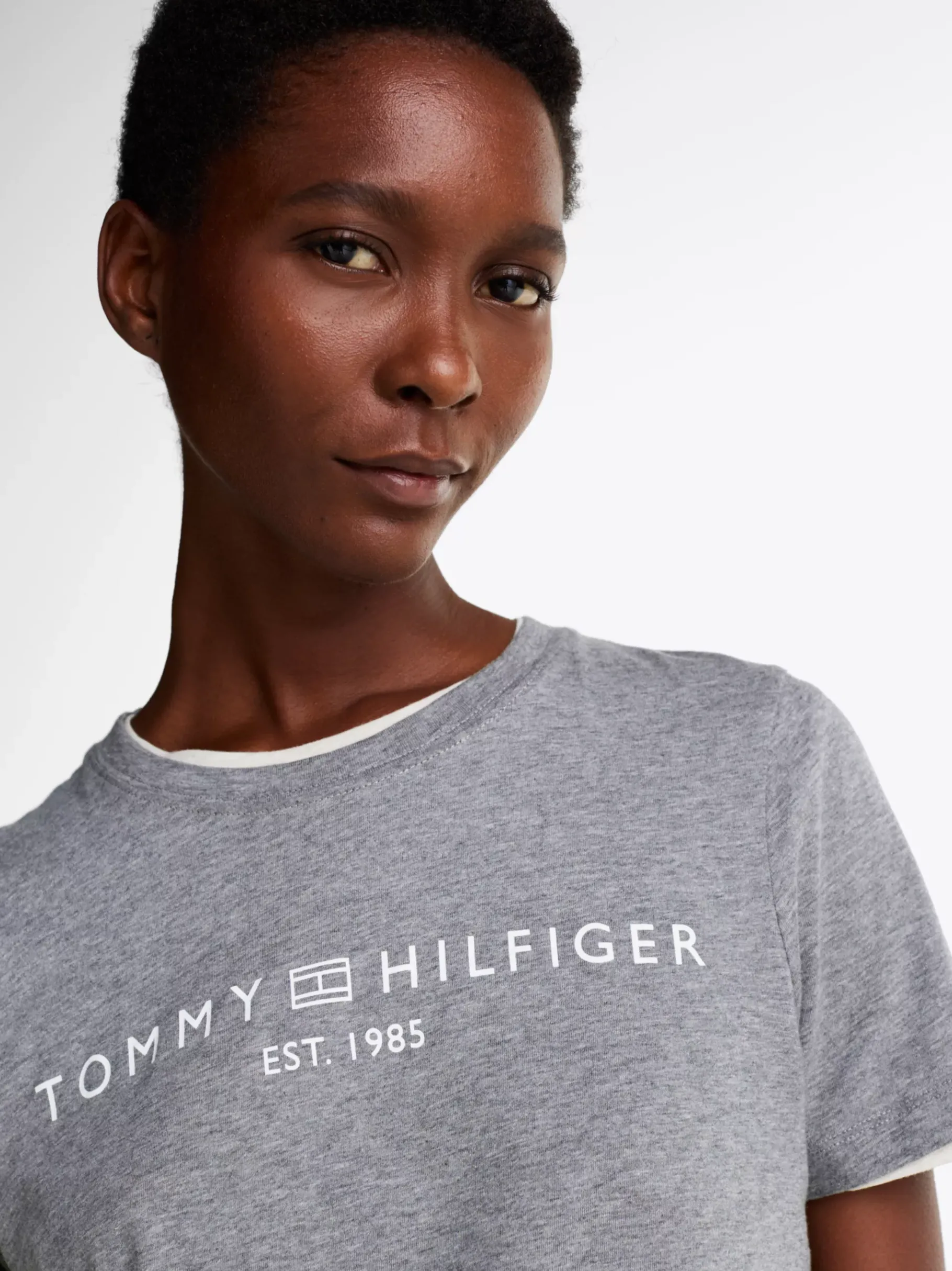 Tommy Hilfiger Rundhals-T-Shirt mit Logo MID GREY HEATHER Online